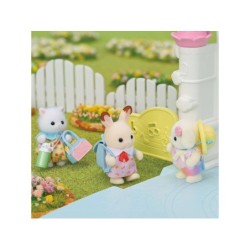 Compra Epoch Sylvanian Families Amigos De La Guarderia Caminando Juntos al mejor precio | Juguetilandia Canarias