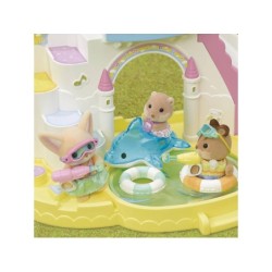 Compra Epoch Sylvanian Families Amigos De La Guarderia Fiesta En La Piscina al mejor precio | Juguetilandia Canarias