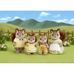 Compra Epoch Sylvanian Families Familia Ardilla De La Nuez al mejor precio | Juguetilandia Canarias