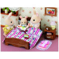 Compra Epoch Sylvanian Families Set Cama Doble al mejor precio | Juguetilandia Canarias