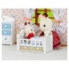 Compra Epoch Sylvanian Families Set De Cuna Creme Conejo Chocolate al mejor precio | Juguetilandia Canarias