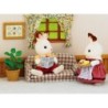 Compra Epoch Sylvanian Families Set De Sofa Frasier Conejo Chocolate al mejor precio | Juguetilandia Canarias
